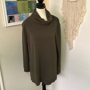 Oversized cowl neck light material sweatshirt